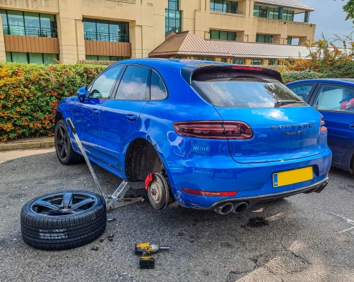 Holding Tyre