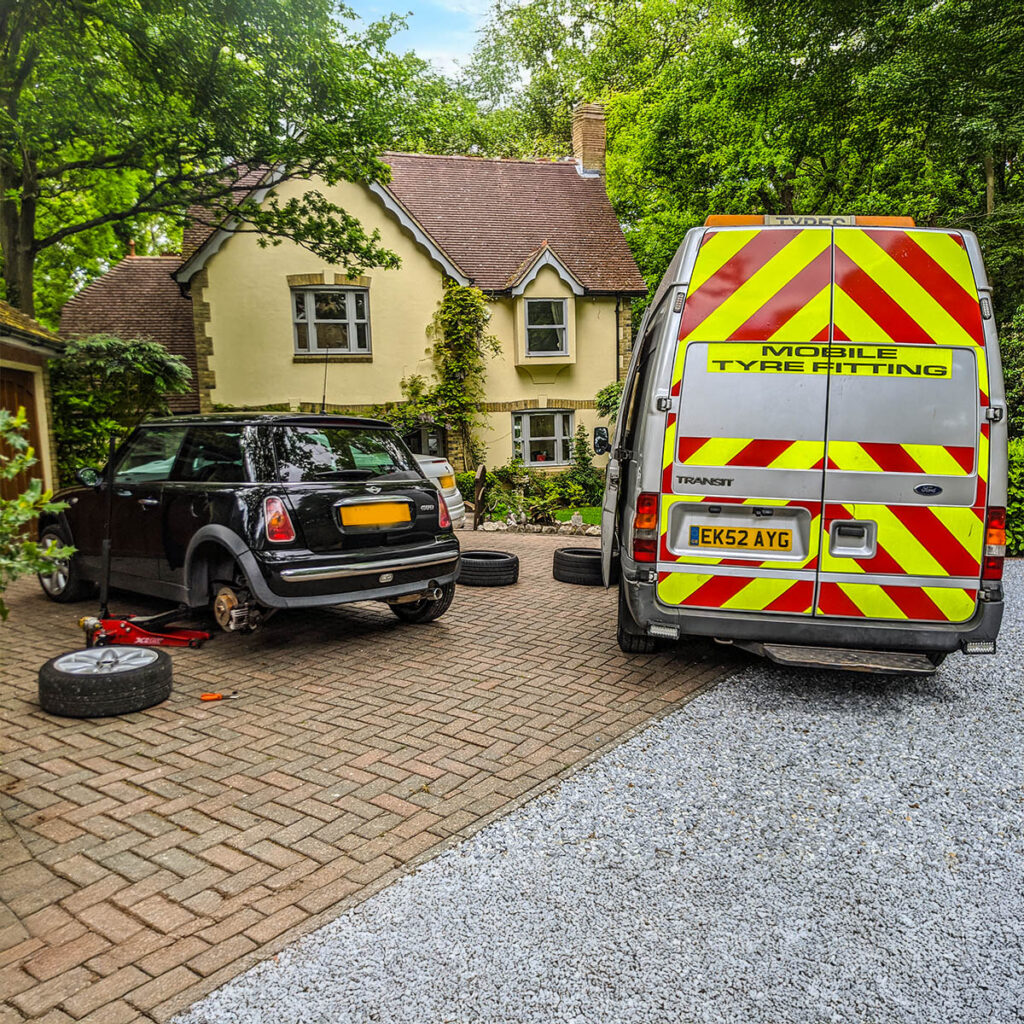 mobile tyre fitting, North London traffic, tyre emergencies, car repair service, urban driving, 24/7 tyre callout, mobile garage, fleet maintenance