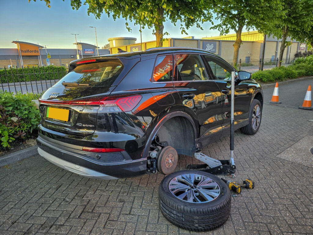 Tyre fitter in North London