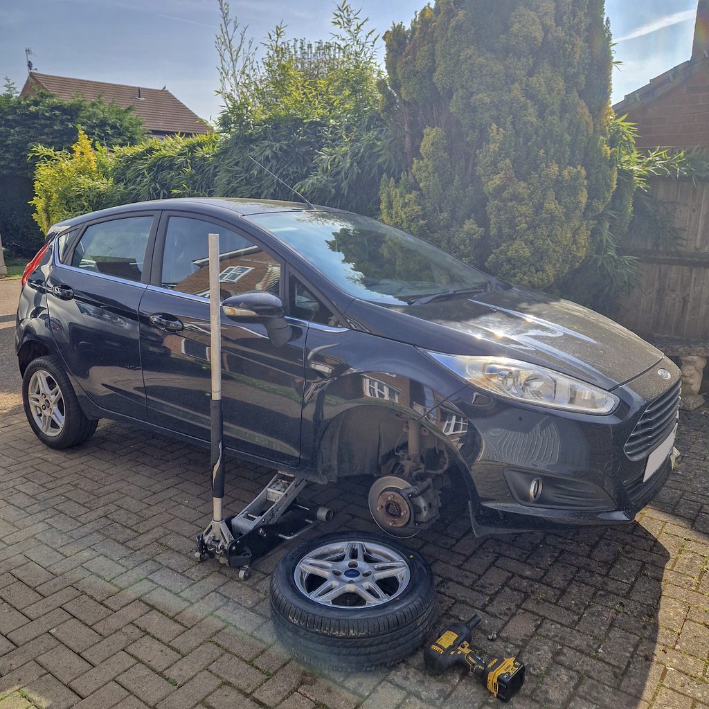 Mobile tyre fitting in Herts and North London