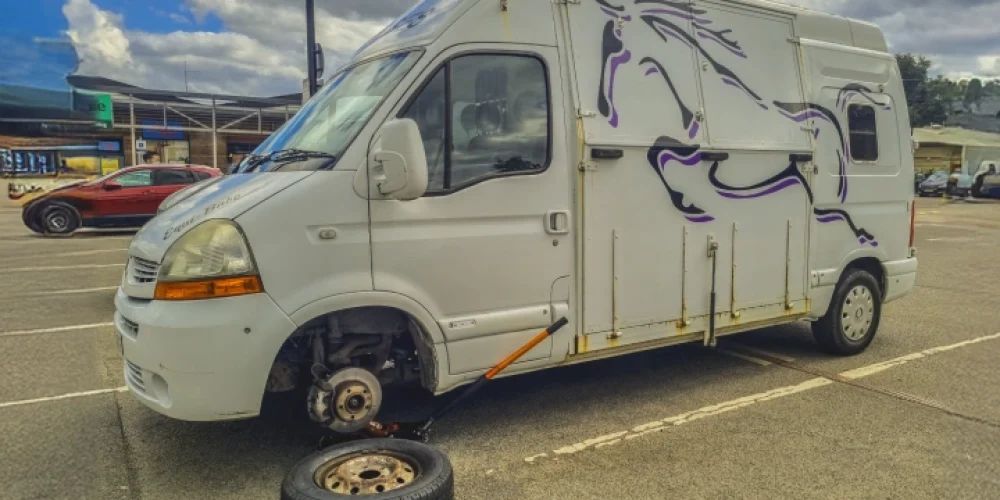 caravan tyre fitting caravan tyre fitting